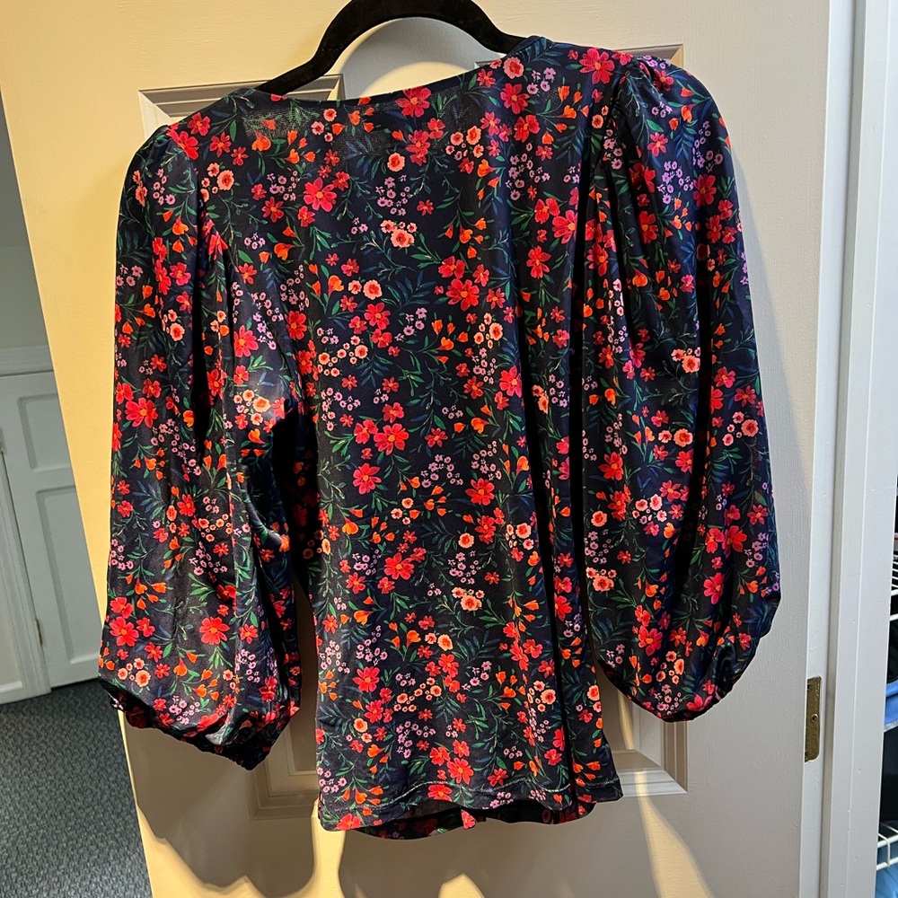 Mesh Ruched Blouse - Picture 5 of 8